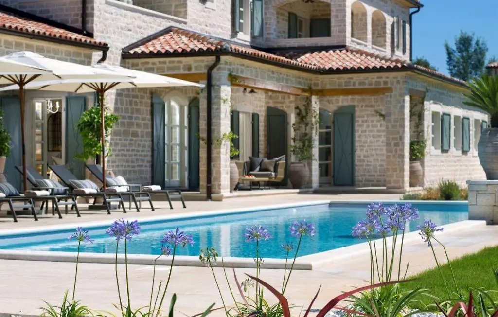 Beautiful Villa Nevia With Pool In Kanfanar 0*,  Chorvatsko